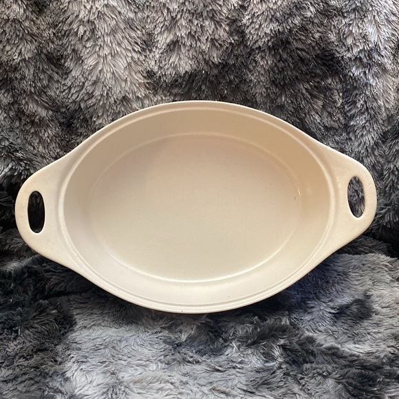 CORNING WARE CREATIONS 2 QT. BEIGE STONEWARE CASSEROLE
DISH W/ COVER - Picture 11 of 16